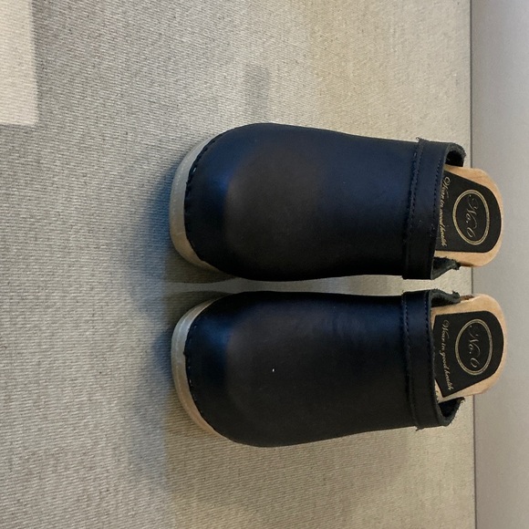 No. 6 Black Mules & Clogs - Picture 6 of 7